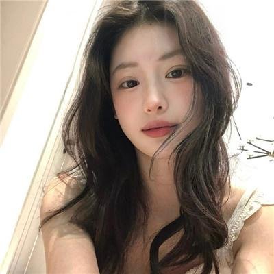 小姑娘艾萝依